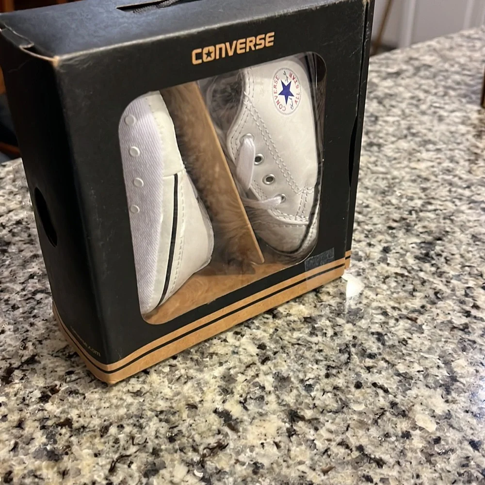 Converse First All Star Chucks Leather Crib Shoes Sneakers Infant Baby Size 3